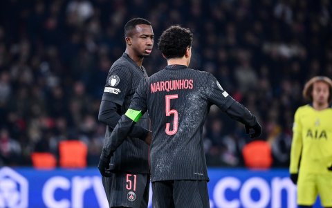 Willian Pacho será titular en la defensa de PSG.