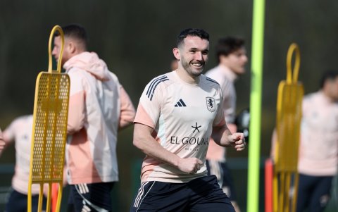 Aston Villa cierra la llave en su estadio.