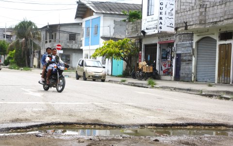 Habitantes del barrio La Esperanza esperan una intervención integral cuando termine el invierno.