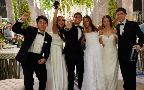 Jorge Herrera, Isabella Llaguno, Marcel Espinoza, Nicole Rivas, Cristina Andrade y Samuel Quimí.