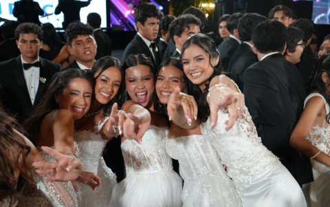 Rafaella Álvarez, Nicole Rivas, Valentina De Guzmán, Doménica Urgilez y Doménica Carreño.