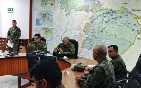 Militares usaron morteros de 81 mm, sistemas de lanzadores múltiples BM-21 y apoyo aéreo de la Aviación del Ejército.