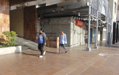 El sector comercial de la Bahía vuelve a ser escenario de violencia en el centro de Guayaquil.