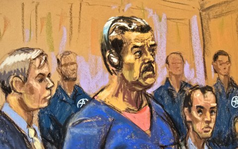 Un dibujo de Jane Rosenberg donde aparece el presidente de Venezuela, Nicolás Maduro, compareciendo ante un tribunal federal de Nueva York.
