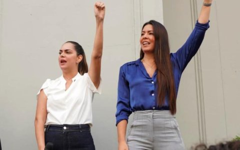 Fiorella Icaza (i) y Tatiana Coronel (d).