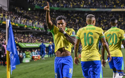 Rodrygo (i) era una de las cartas ofensivas de Brasil para el Mundial 2026.