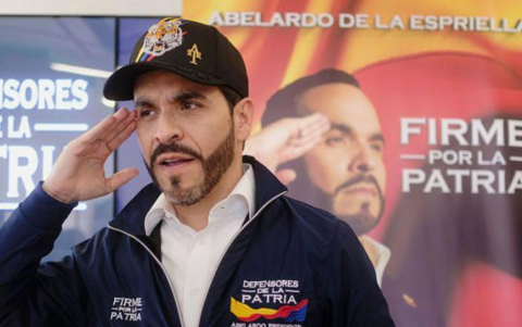 Abelardo de la Espriella, abogado y empresario, se ha convertido en el outsider de la derecha con un discurso de 'mano dura'.