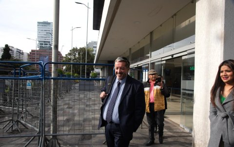 Ramiro García, abogado de Aquiles Álvarez, a la salida de la audiencia de formulación de cargos del caso Goleada, que se extendió desde la madrugada.