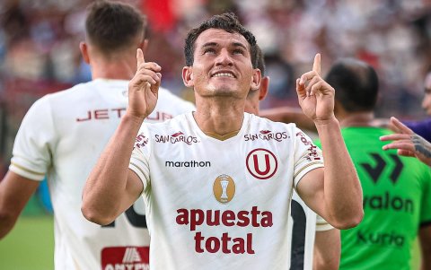 Jairo Vélez jugador de Universitario de Perú.