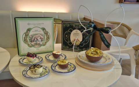 Los huevos se presentan en sabores como pistacho, cookies and cream con un brigadeiro especial, s’mores, chocolate con frambuesa y chocolate con pistacho.