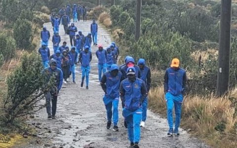 Superar condiciones adversas en una montaña de la sierra ecuatoriana fue otras de las actividades.