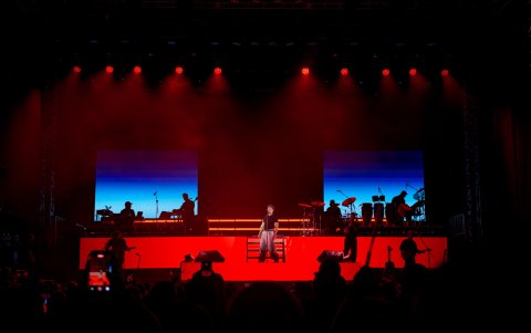 Los temas del artista fueron coreados con entusiamos por los asistentes