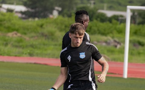 Los jugadores de Emelec comenzaron los trabajos en las instalaciones de la Base Naval de Salinas.