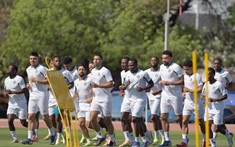 Surinam llega con equipo completo.