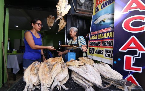 Uno de los lugares más antiguos, en Guayaquil, donde venden el pescado salado de Galápagos.
