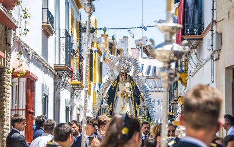 En cada país donde se realiza, la romería está marcada por sus propias tradiciones.