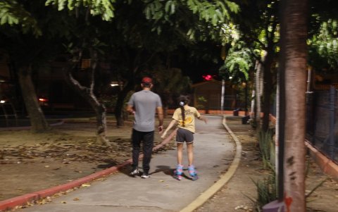 Son muy pocos los que se arriesgan a salir a los parques de Guayaquil.