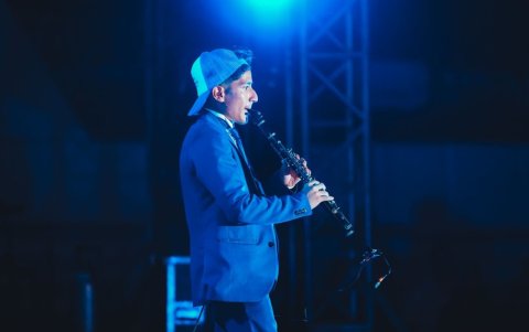 Joven músico guayaquileño representará al Ecuador en prestigioso conservatorio francés.