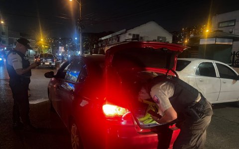 Más de 100 autos y motos fueron retirados de circulación durante los operativos conjuntos de la ATM y la Policía Nacional en el marco del toque de queda.
