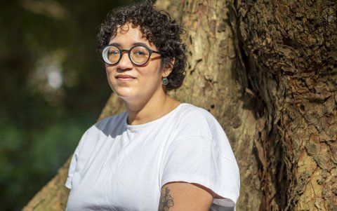 Larissa traduce obras del inglés y español al portugués brasileño. También hace trabajos de revisión gramatical y corrección de pruebas.