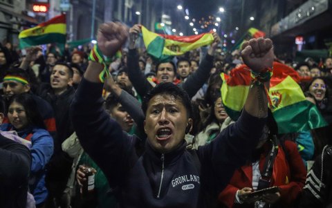 Hinchas se congregaron en las calles de Bolivia para apoyar a La Verde.