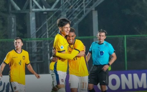 Ecuador sub-17 busca una victoria ante Colombia sub-17.
