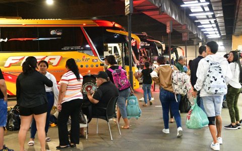Las cooperativas de transporte interprovincial modifican sus salidas desde Guayaquil para adaptarse a las nuevas disposiciones horarias.