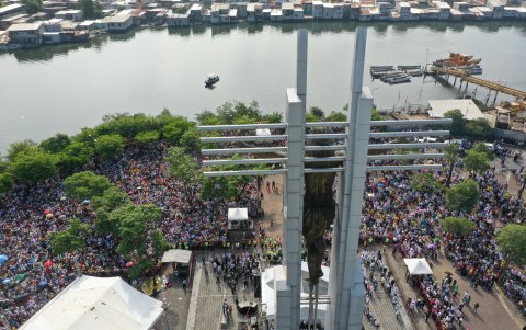 Guayaquil. Alrededor de las 09:00, cientos de feligreses llegaron al Complejo Cisne II, ubicado en el sureste de la urbe porteña.
