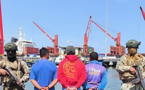 Operaciones en altamar derivaron en la incautación de cerca de cinco toneladas de droga y la detención de 15 personas.