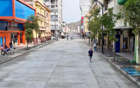 Calle Rumichaca, una de las que registra más comercio en la ciudad.