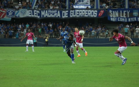 Emelec busca salir del fondo de la tabla de la LigaPro 2026.