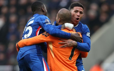 Enzo Fernández es pieza clave en el mediocampo del Chelsea junto a Moisés Caicedo.
