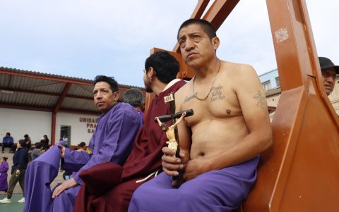 Más de 1.500 cucuruchos y verónicas participaron en la procesión.