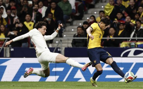 Piero Hincapié fue desafectado de la selección de Ecuador por molestias físicas.