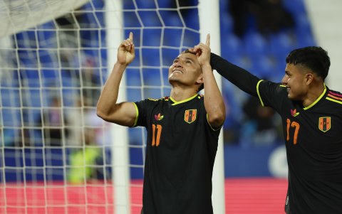 Jairo Vélez y sus goles con la camiseta de Perú.
