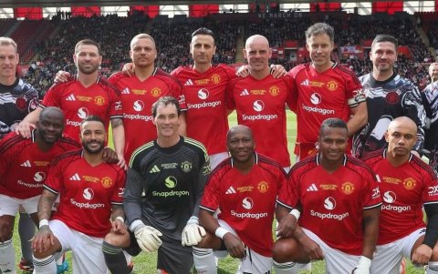 Antonio Valencia ha sido parte del equipo de leyendas del Manchester United.