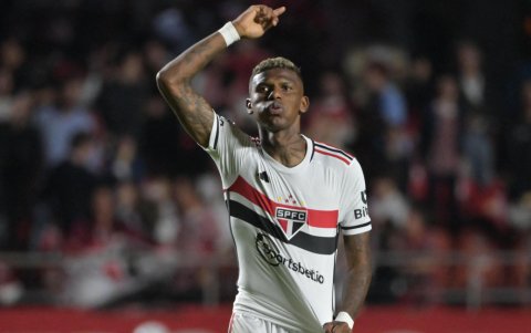 El defensor Robert Arboleda es uno de los más destacados en Brasil