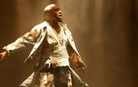 El Wireless Festival, marcaría el regreso de West al Reino Unido desde Glastonbury 2015.