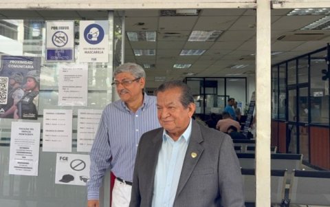 Pita y Gallegos fueron aplaudidos por los condóminos al salir de Fiscalía