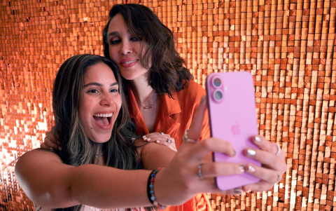 Nicole Morán y Karol Noboa.