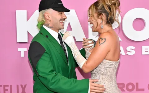 Feid acompañó a Karol G en el estreno de 