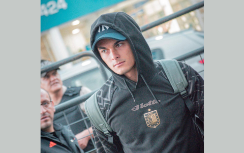Mateo Zambrano y su capucha.