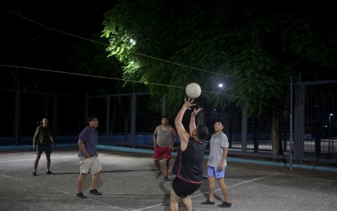 Tradición. Algunos salen a jugar como una tradición que inició en la infancia y no terminó.