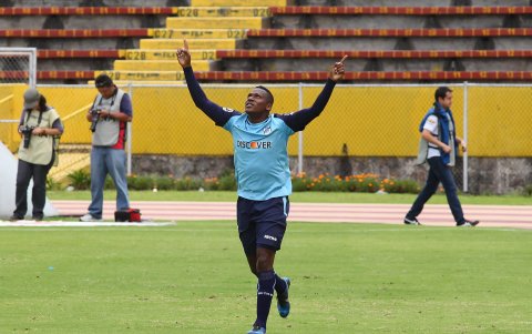 Armando Wila fue el goleador en 2014 del campeonato ecuatoriano con Universidad Católica.