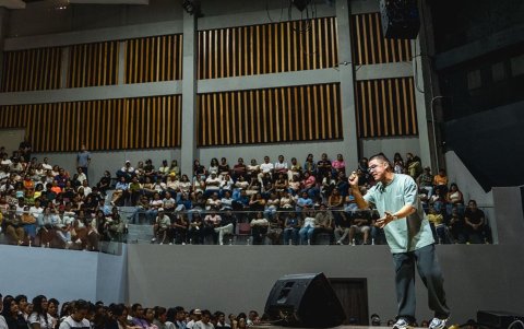 La programación, que incluyó predicación y participación artística, reforzó el sentido comunitario y el impacto de la Semana Santa en la ciudad.
