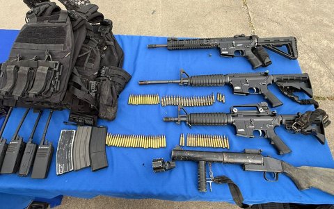 Según las investigaciones, eran utilizados como centros de acopio de armas vinculados a una estructura criminal asociada a Los Lobos Sao Box.