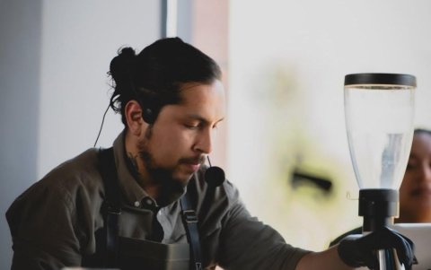 En el puesto 54 del ranking se ubica Stratto | Bodega de Café, una propuesta que combina cafetería, tienda y tostadora.