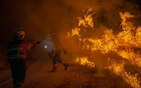 Fotografía realizada por el fotógrafo español Brais Lorenzo en la cobertura de los incendios forestales que asolaron Galicia durante el verano pasado.