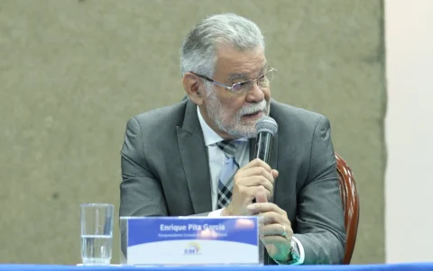 Enrique Pita es el vicepresidente del Consejo Nacional Electoral de Ecuador.