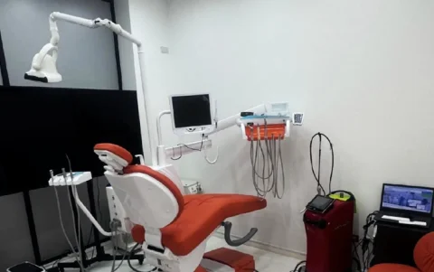 La clínica quedó clausurada por las autoridades muncipales y del Estado.